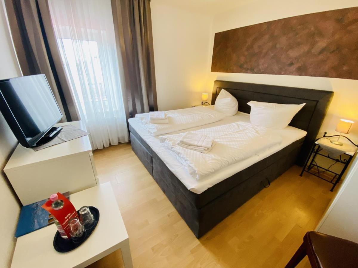 Doppelzimmer Dinner, Direkt Am Alten Strom Rostock Exteriér fotografie